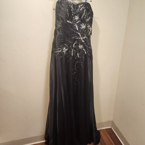 TONY BOWLS Black Long Evening Prom Slit Front Dress size 10 - Picture 2 of 12